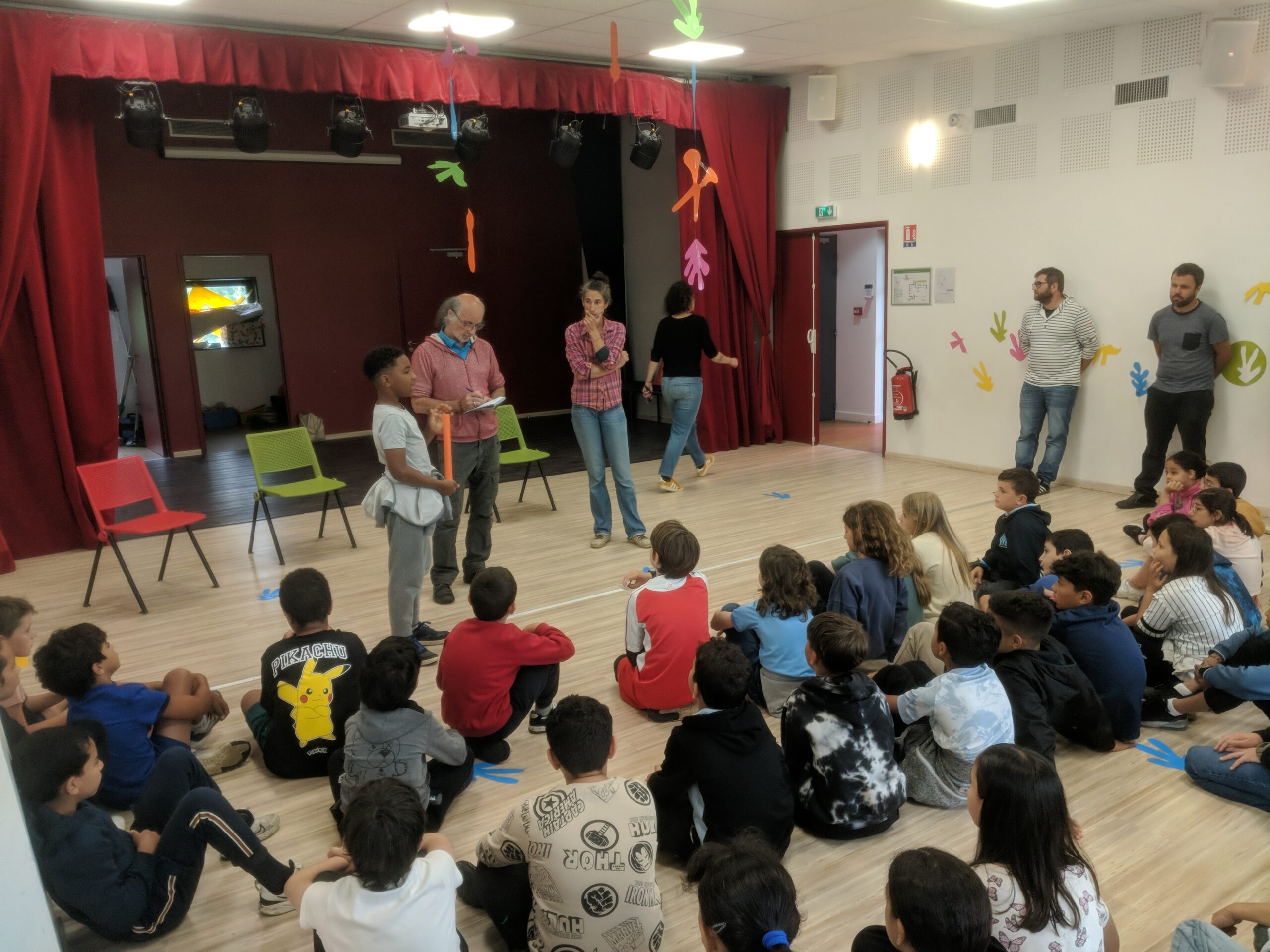 Un réseau social pédagogique pour éduquer les élèves à la sociabilité numérique en lien avec les familles