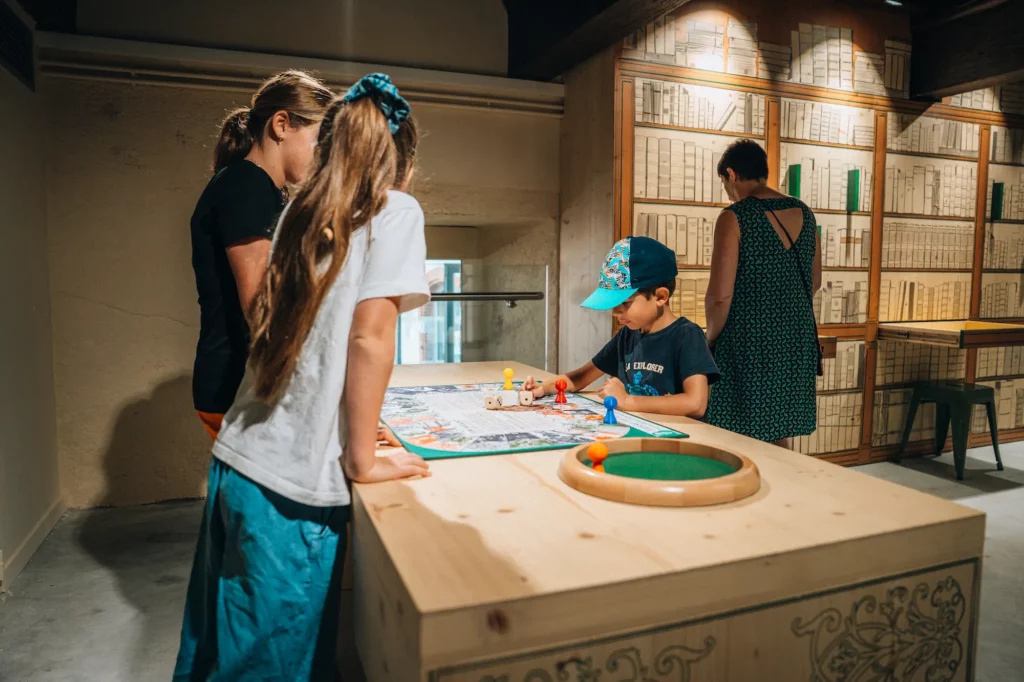 « Proposer une approche des mathématiques ludique, multidisciplinaire, axée sur l’éducation non formelle »