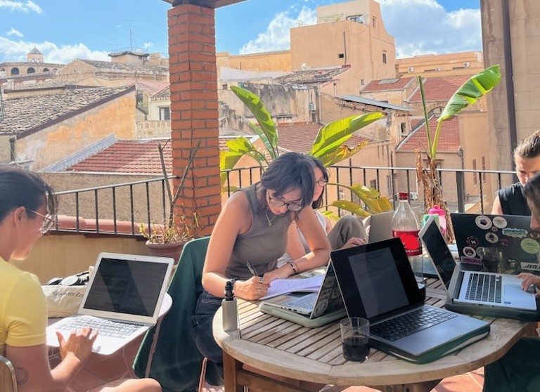 « J’ai suivi des matières que je n’avais pas étudiées en France »
